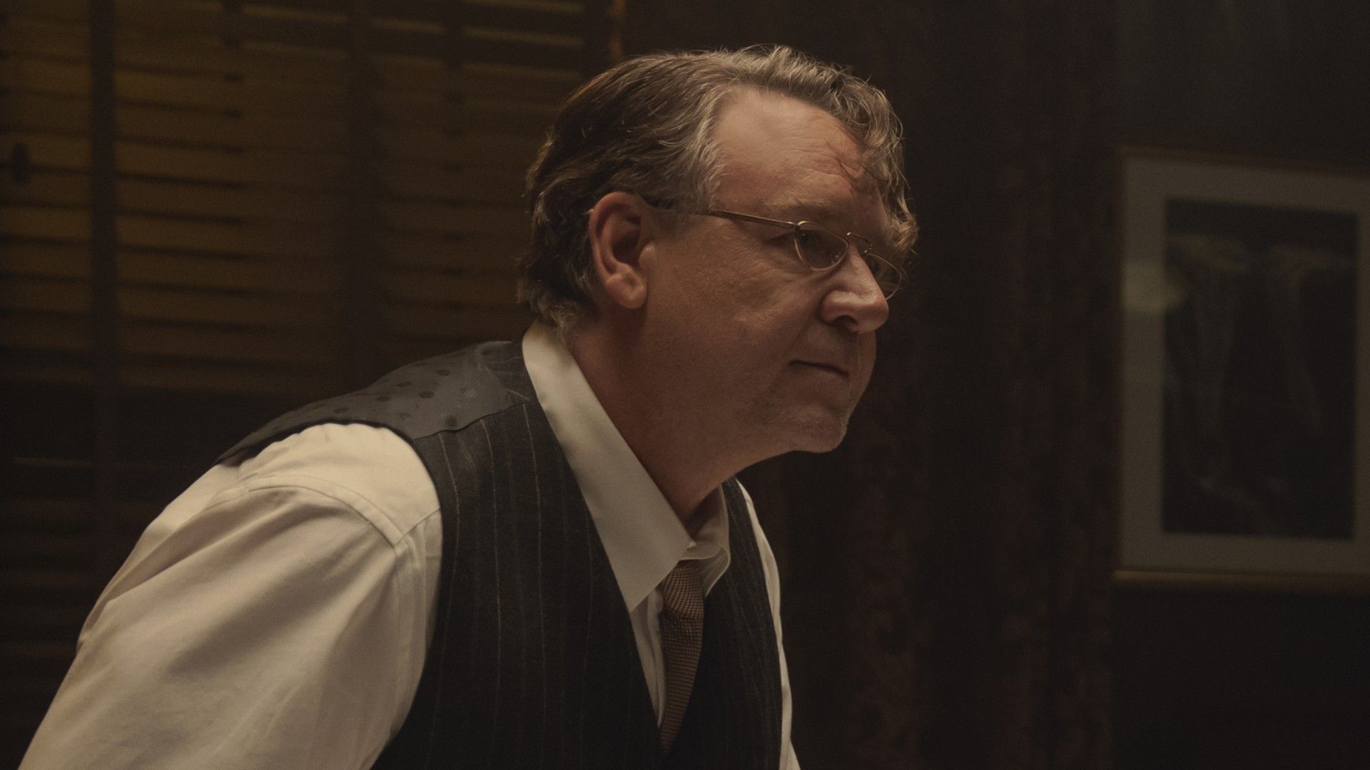 Russell Crowe’s New Netflix Crime Thriller Is ‘Zodiac Meets Good Will Hunting’