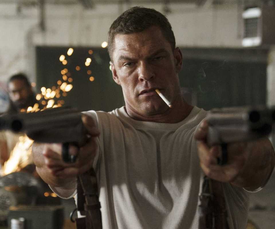 Alan Ritchson in Motor City
