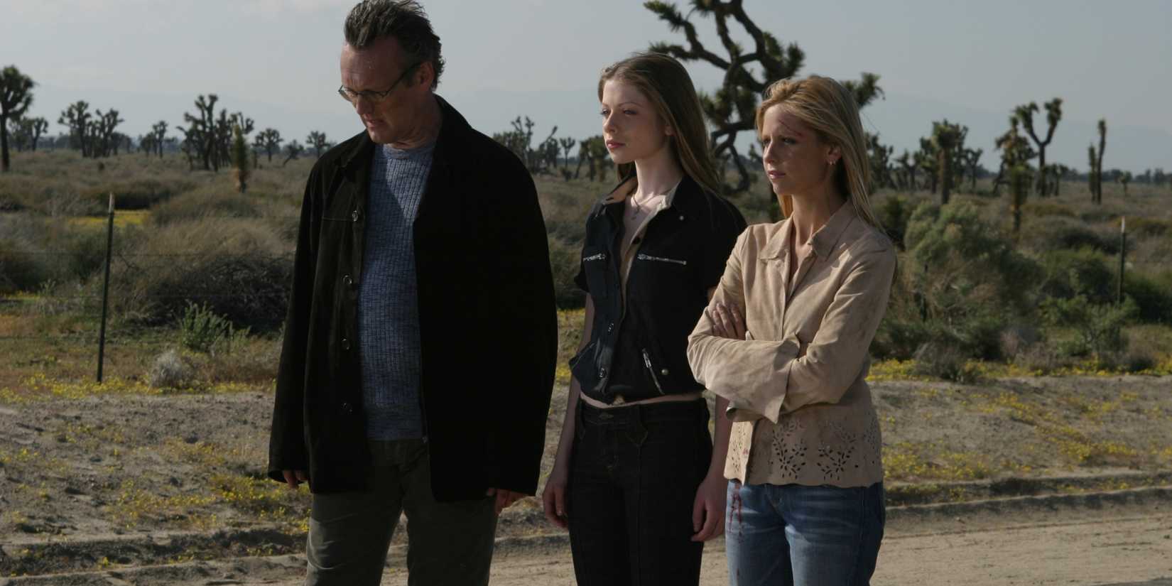 Anthony Stewart Head, Michelle Trachtenberg, and Sarah Michelle Gellar in Buffy the Vampire Slayer
