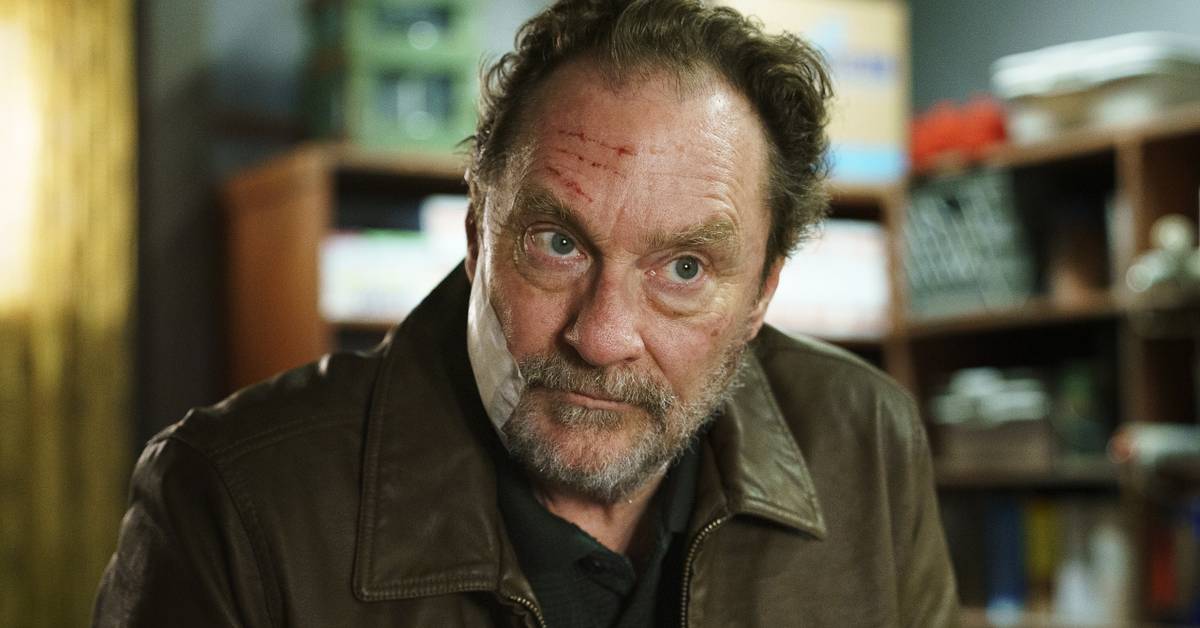 screenrant.com - Ben Sherlock - Dexter Meets Mr. Robot In HBO's 4-Part Psychological Thriller Masterpiece