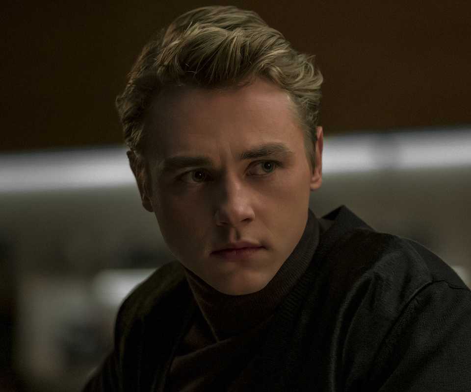Ben Hardy in The Voyeurs