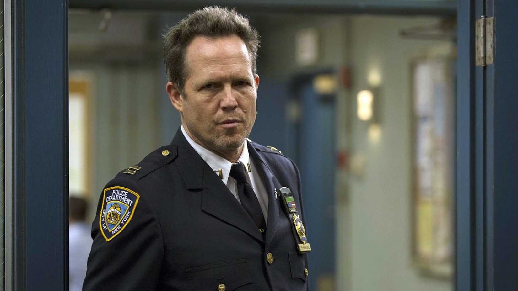 The Vulture looking intimidating in Brooklyn Nine-Nine.