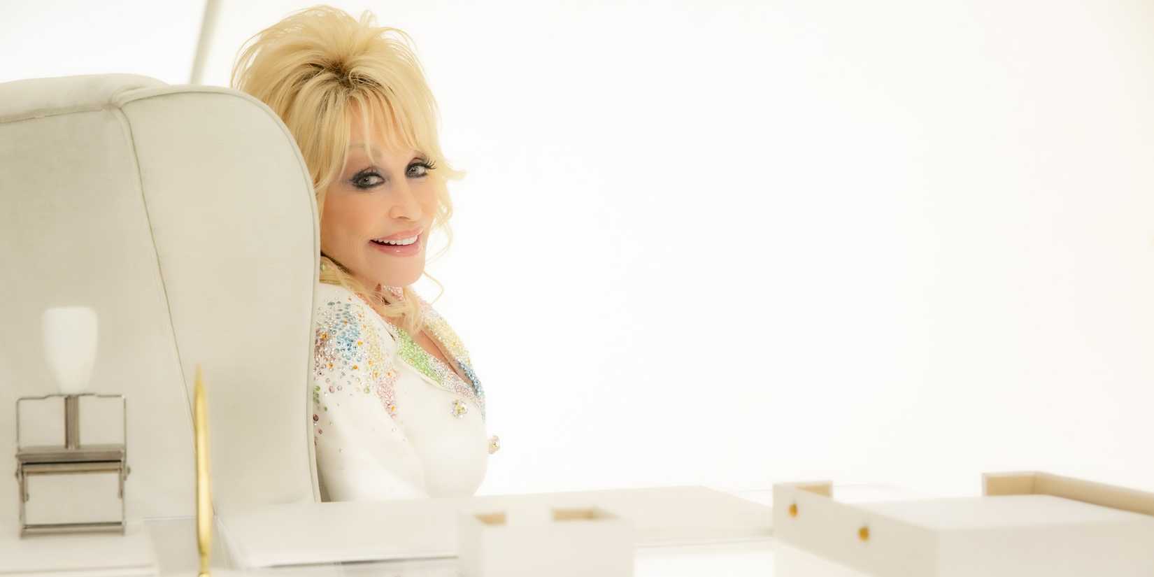 Dolly Parton as Agnes in the Grace and Frankie finale