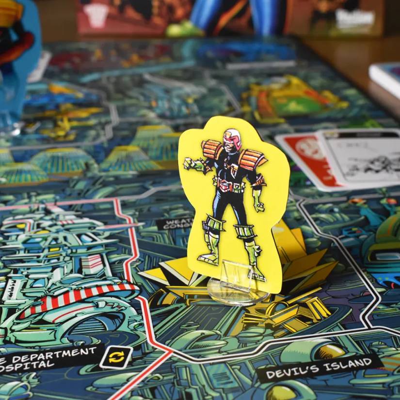 Image shows the components from Judge Dredd: The Game Of Crime-Fighting In Mega-City One