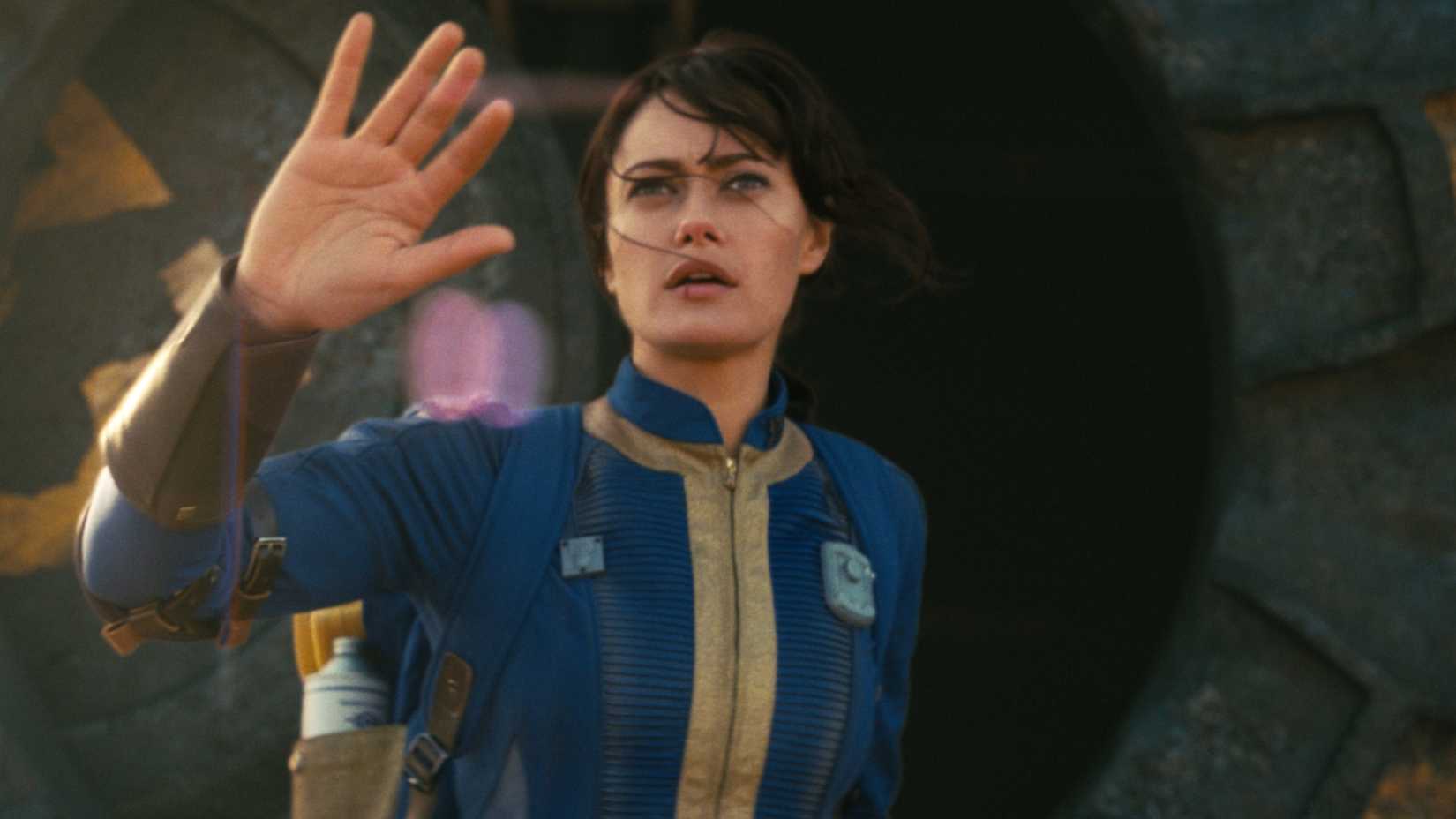 Ella Purnell as Lucy in Fallout season 1