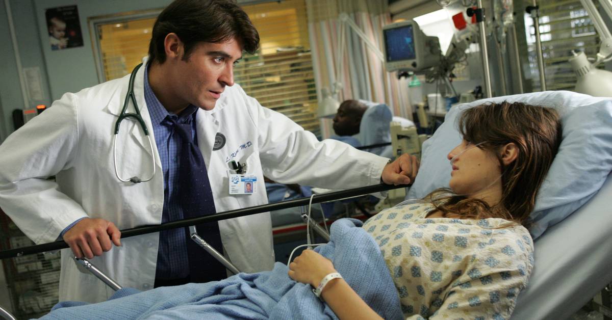 screenrant.com - Grant Hermanns - How Steven Spielberg's $618M Sci-Fi Hit Gave Birth To One Of The Best Medical Dramas Of All-Time