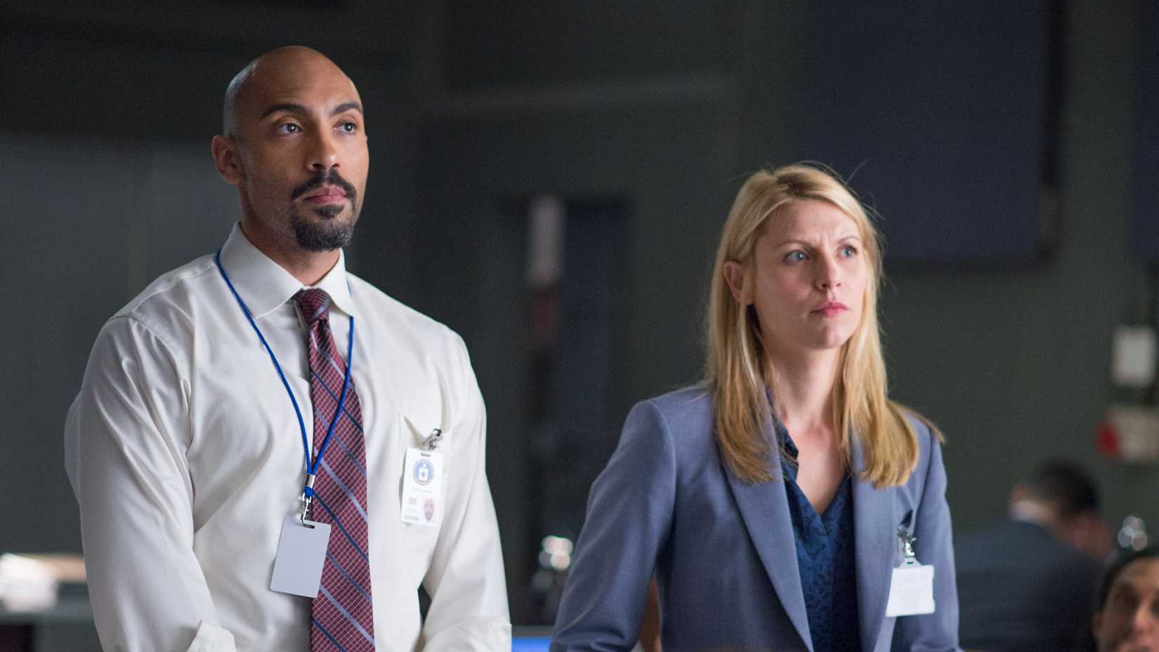 Alex Lanipekun and Claire Danes in Homeland season 4