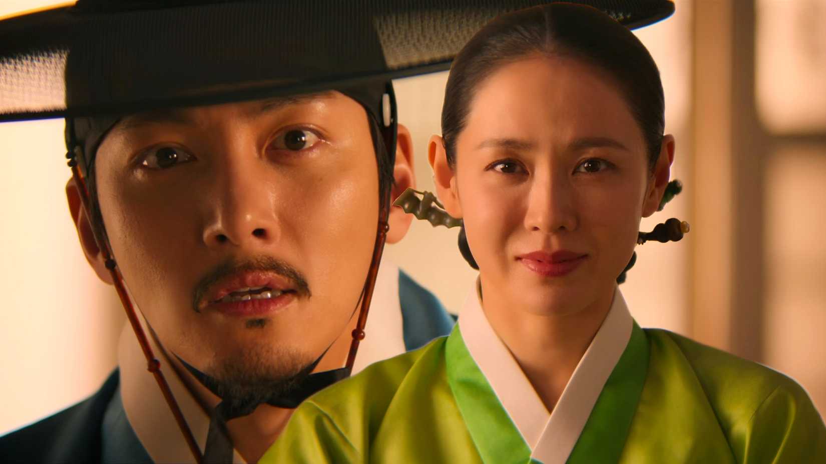 Ji Chang-wook and Son Ye-jin in The Scandal