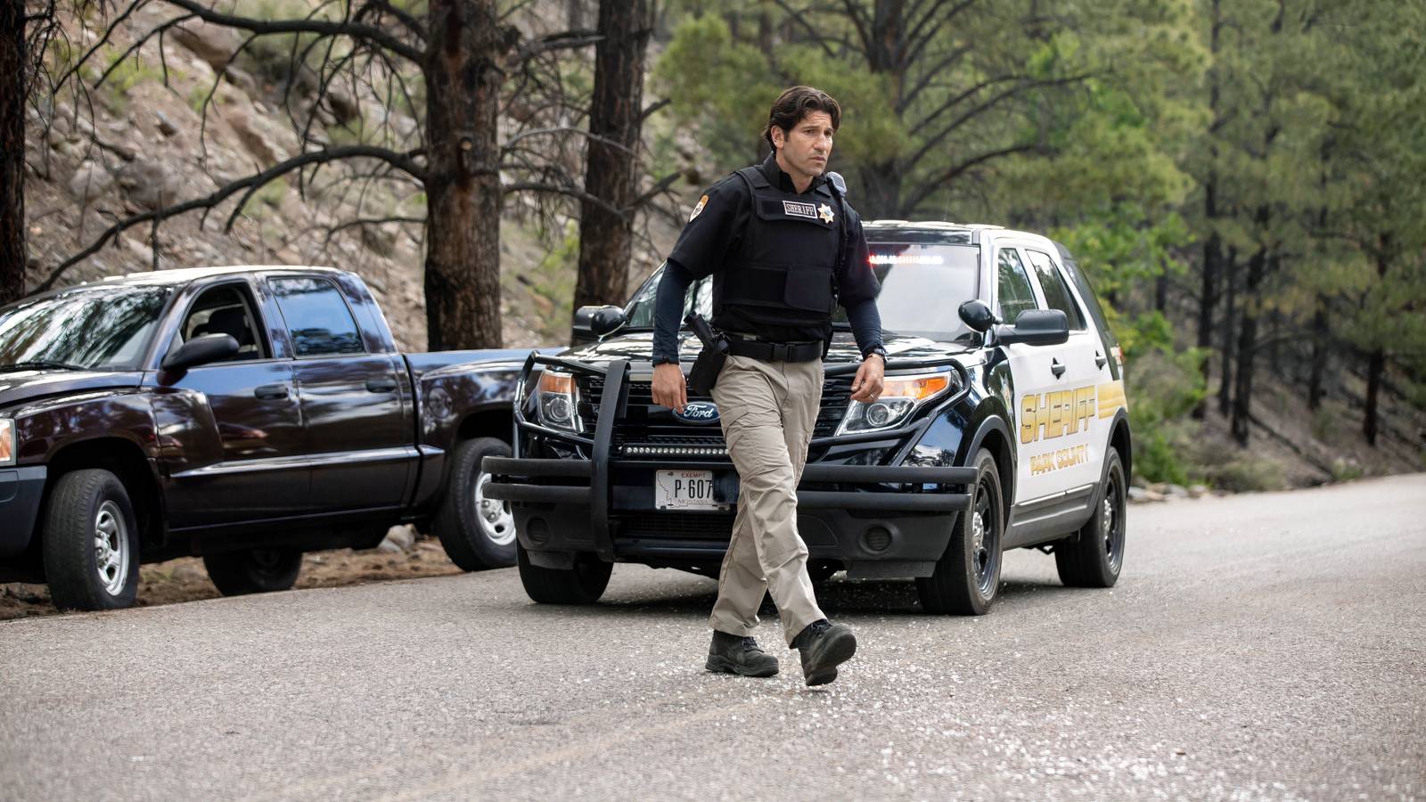 Jon Bernthal & Taylor Sheridan Reunited After 4 Years In This Criminally Underrated Thriller That's One Of Their Best