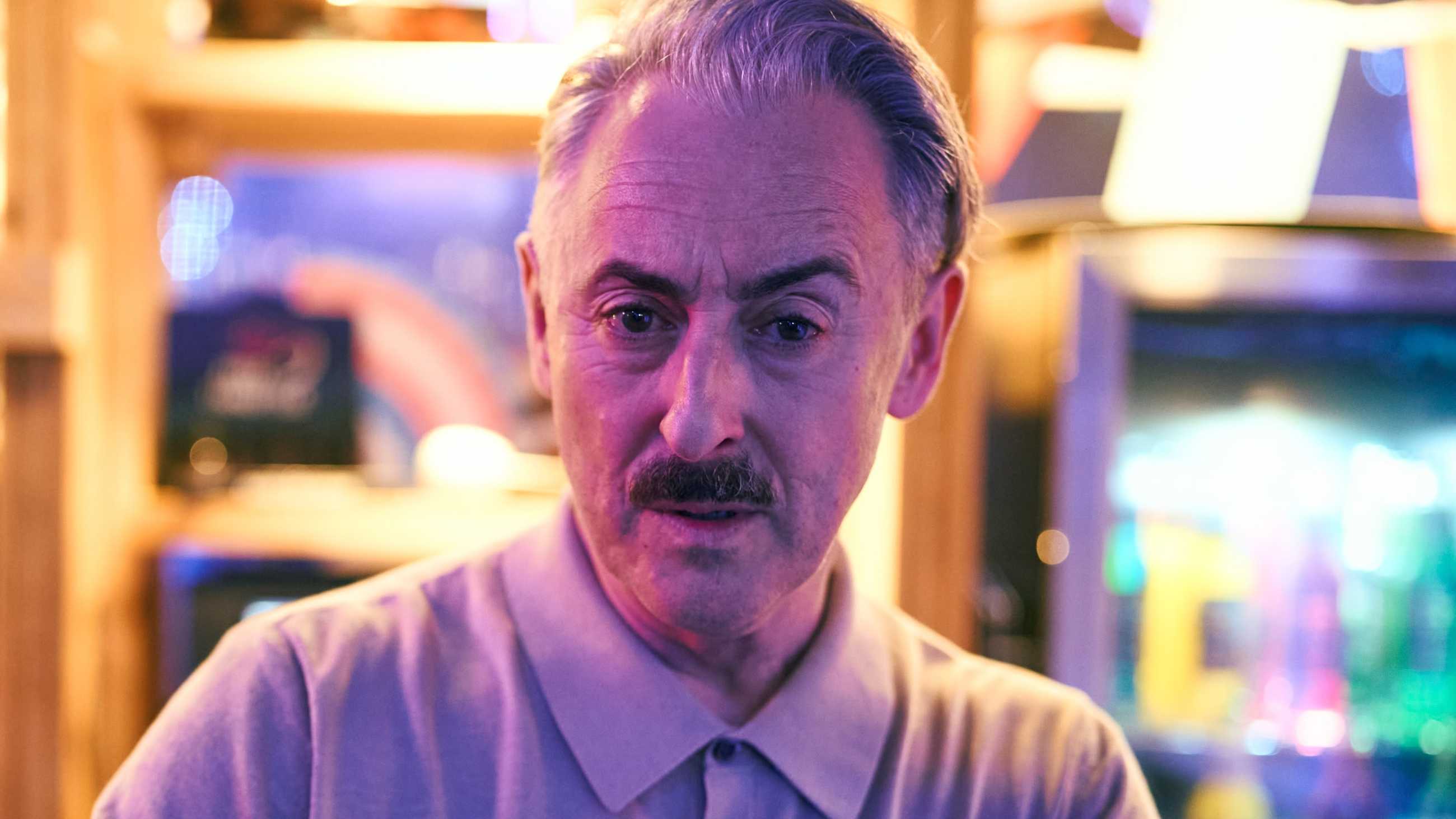 Leo Struthers (Alan Cumming) looking upset in Tip Toe