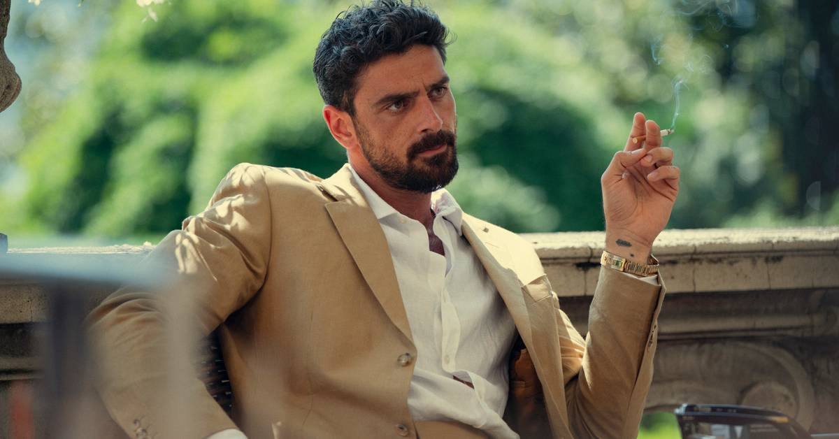 Guy Ritchie's 16-Part Netflix Crime Drama Is So Good, It's Already Renewed For Another Season