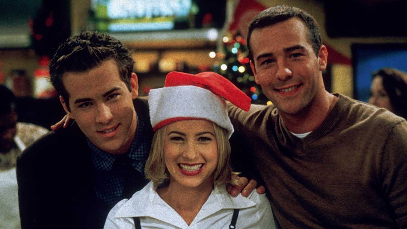 Ryan Reynolds, Traylor Howard, and Richard Ruccolo in Two Guys, A Girl and a Pizza Place
