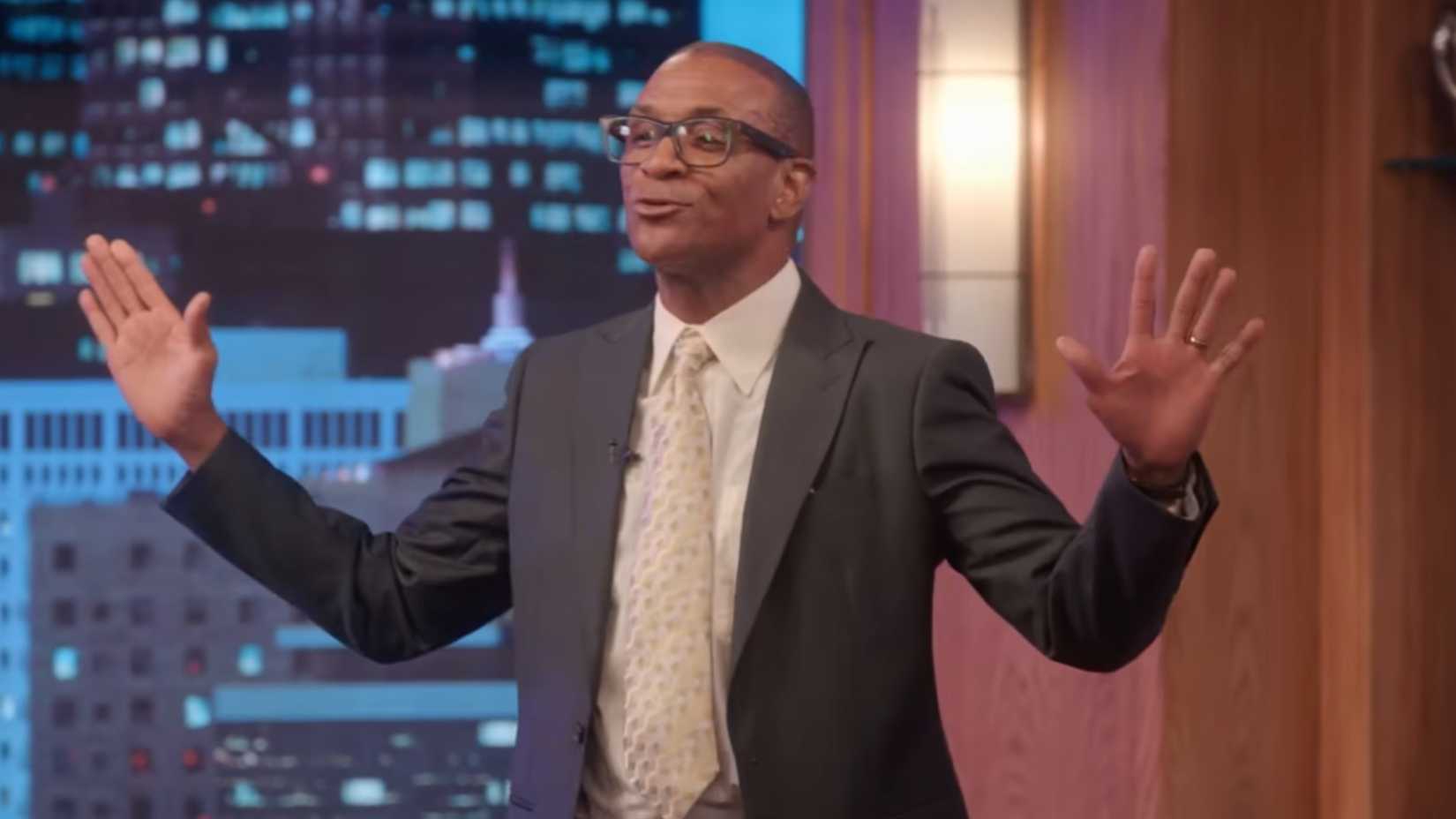 Tommy Davidson in the Varnell Hill Show