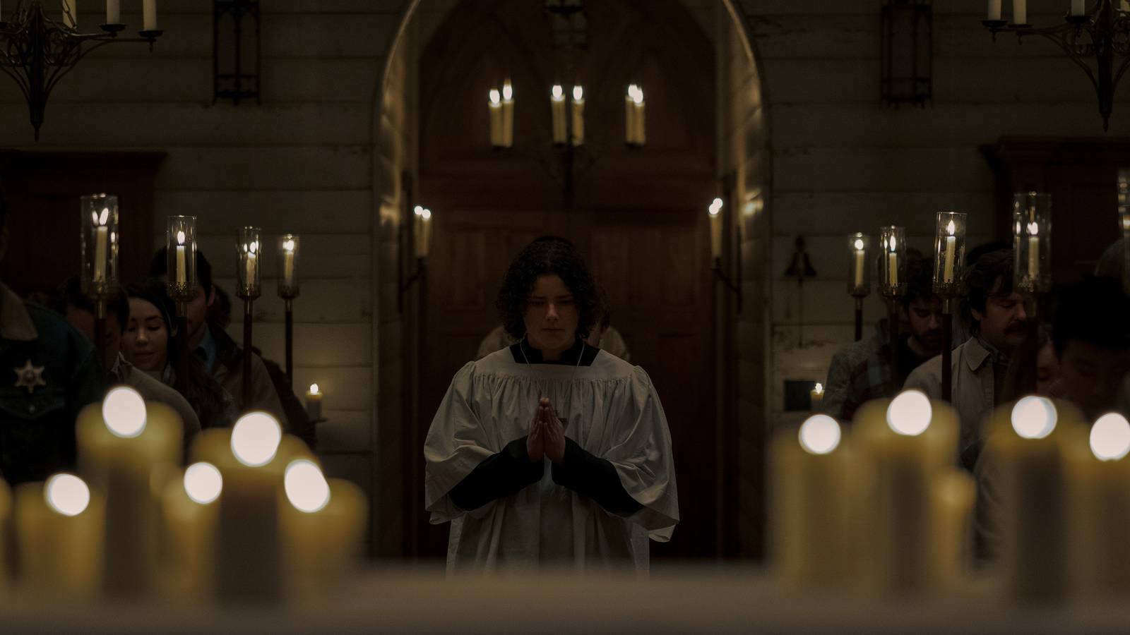 Mike Flanagan Meets Ryan Murphy In TV’s Original Gothic Horror Masterpiece Mike Flanagan Meets Ryan Murphy In TV’s Original Gothic Horror Masterpiece