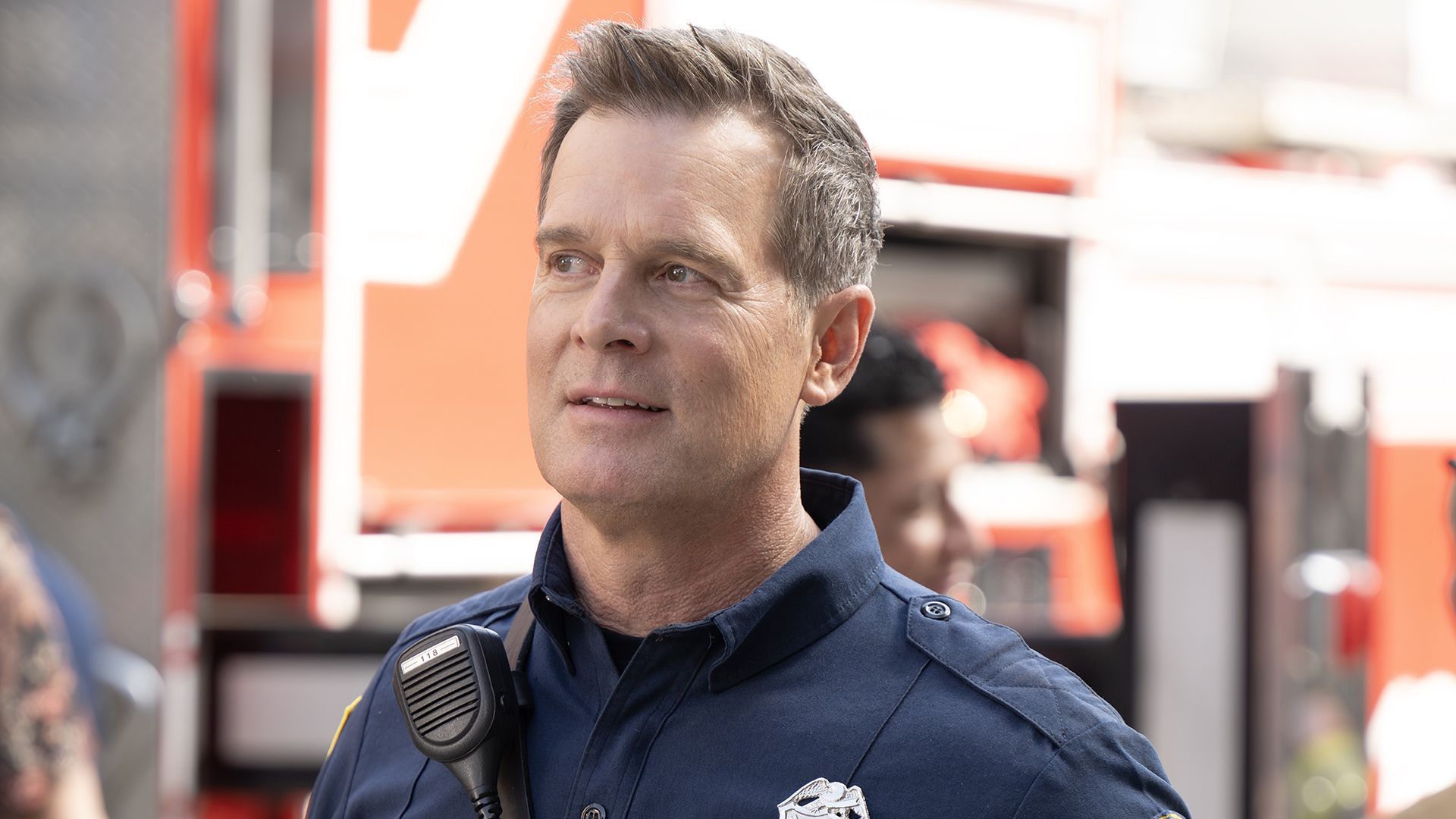 9-1-1’s Peter Krause Explains How Bobby Could Still Be Alive image