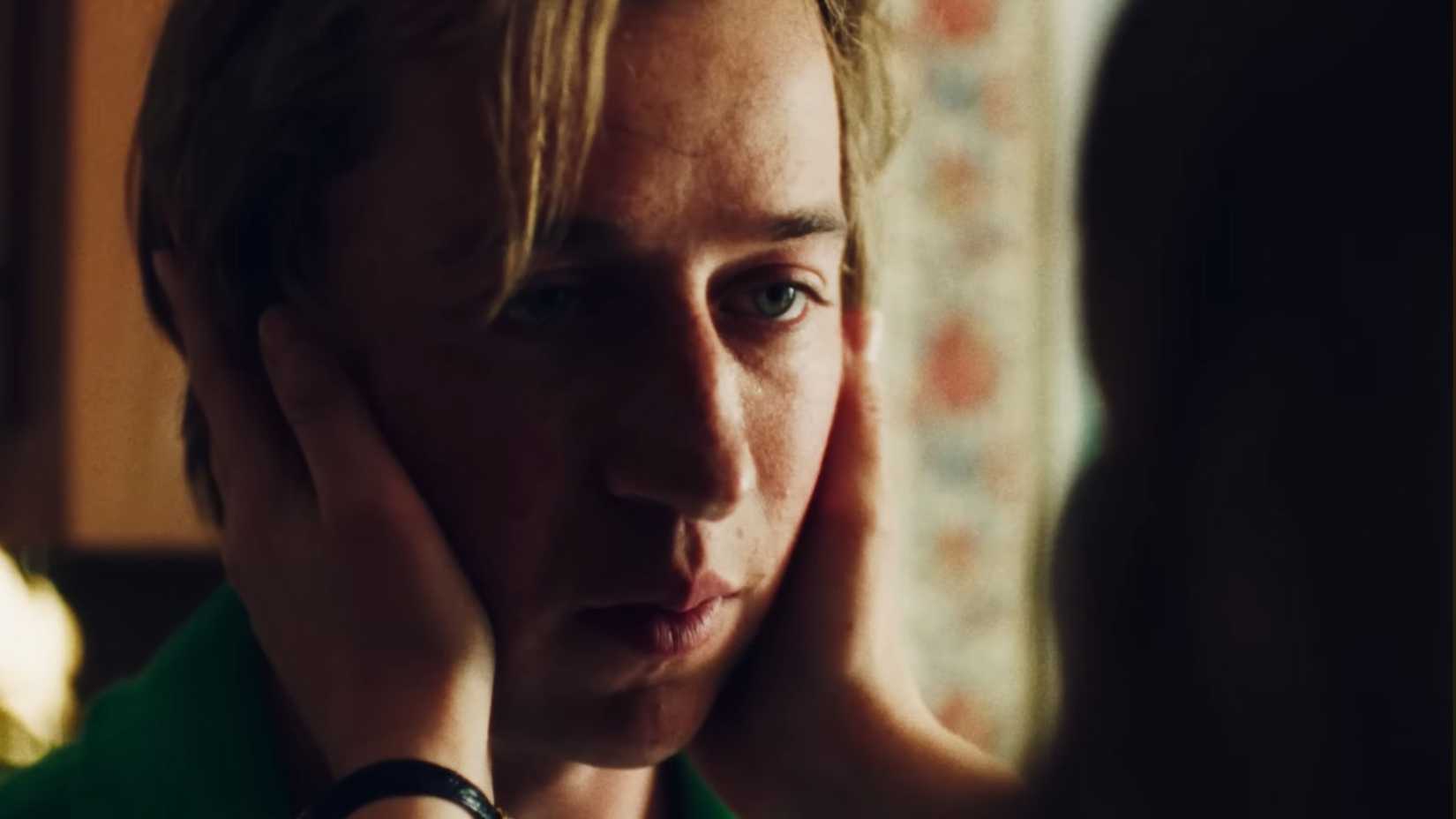Primetime's Skyler Gisondo is acting as a decoy