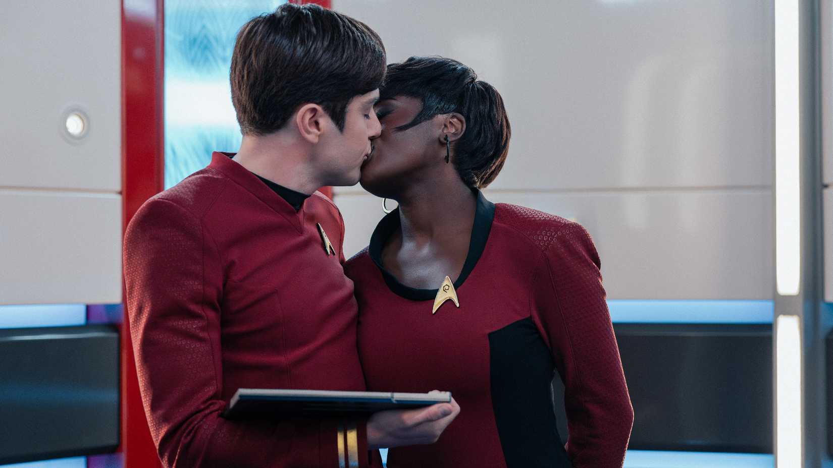Scotty and Uhura kissing