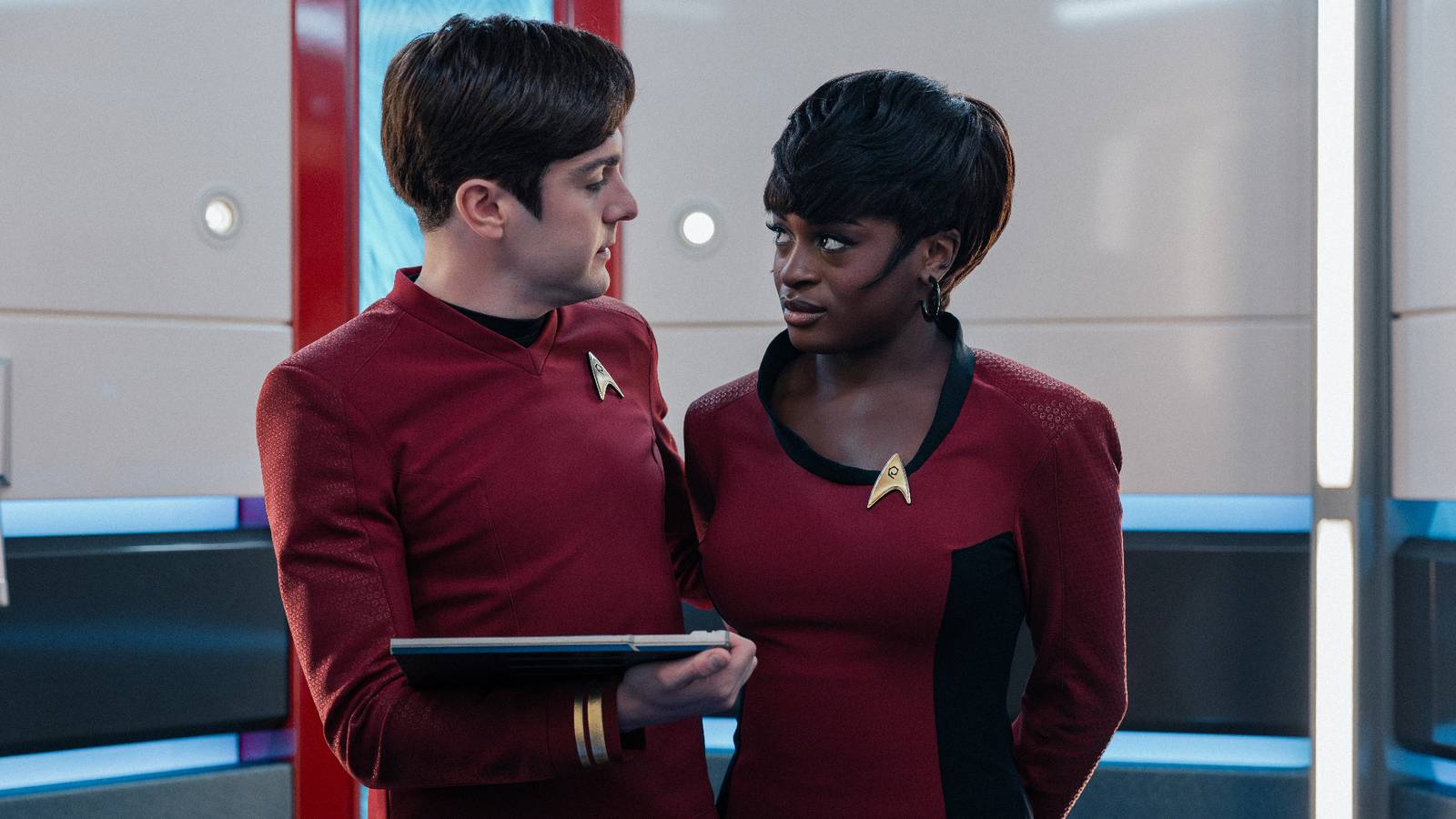 Scotty and Uhura romantic in turbolift