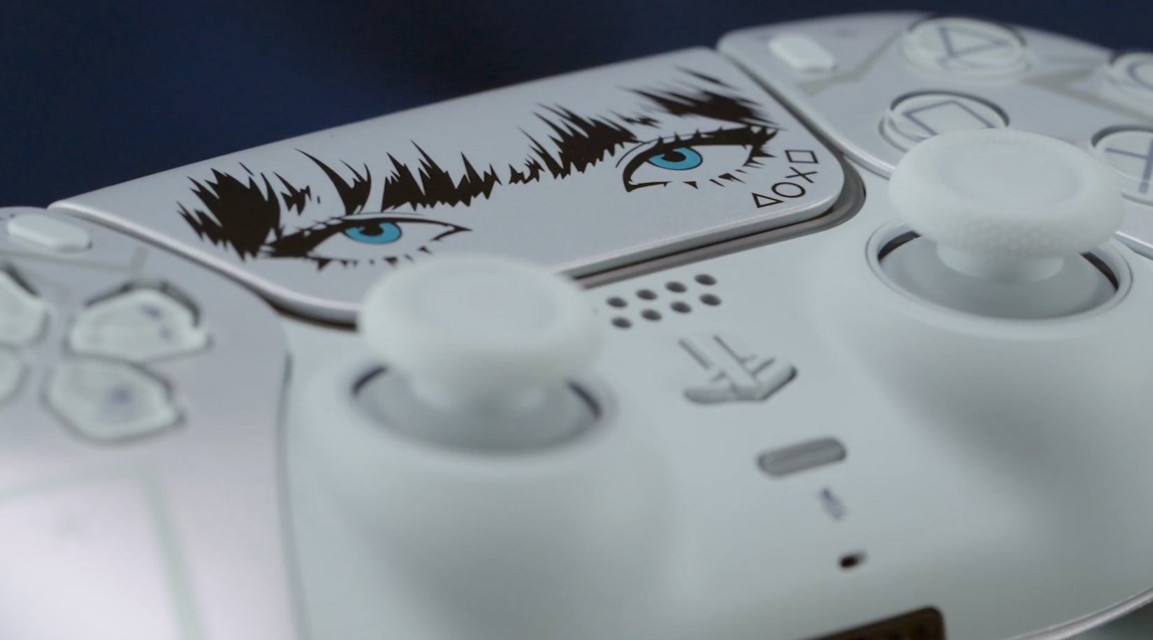 Image shows the Lisa x PlayStation 5 collaboration controller