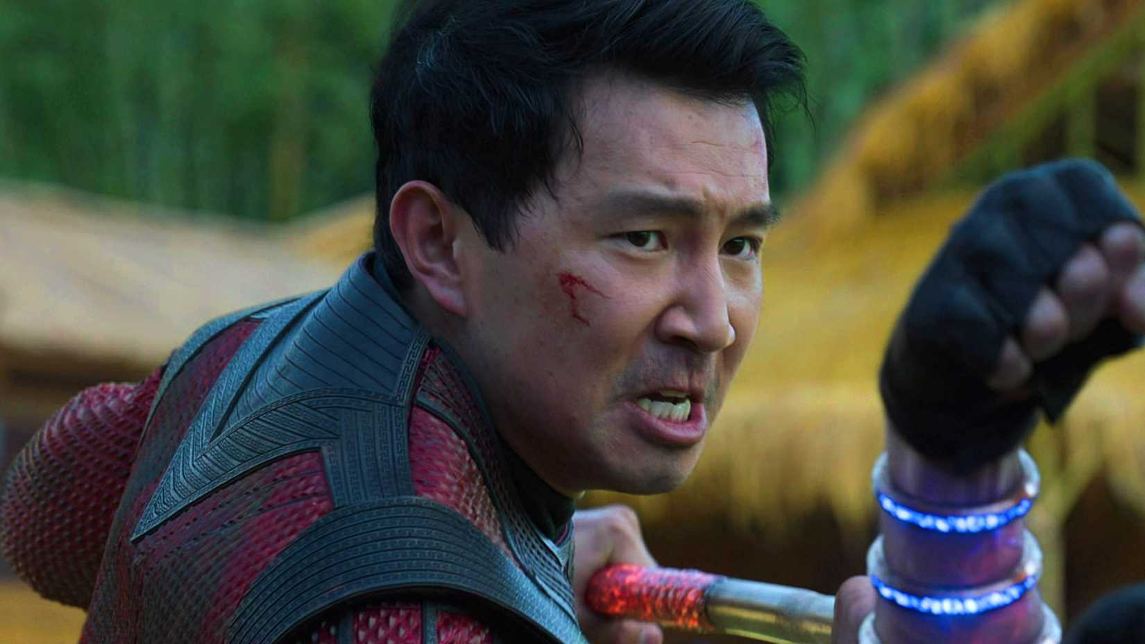Shang-Chi fighting in Shang-Chi and the Legend of the Ten Rings
