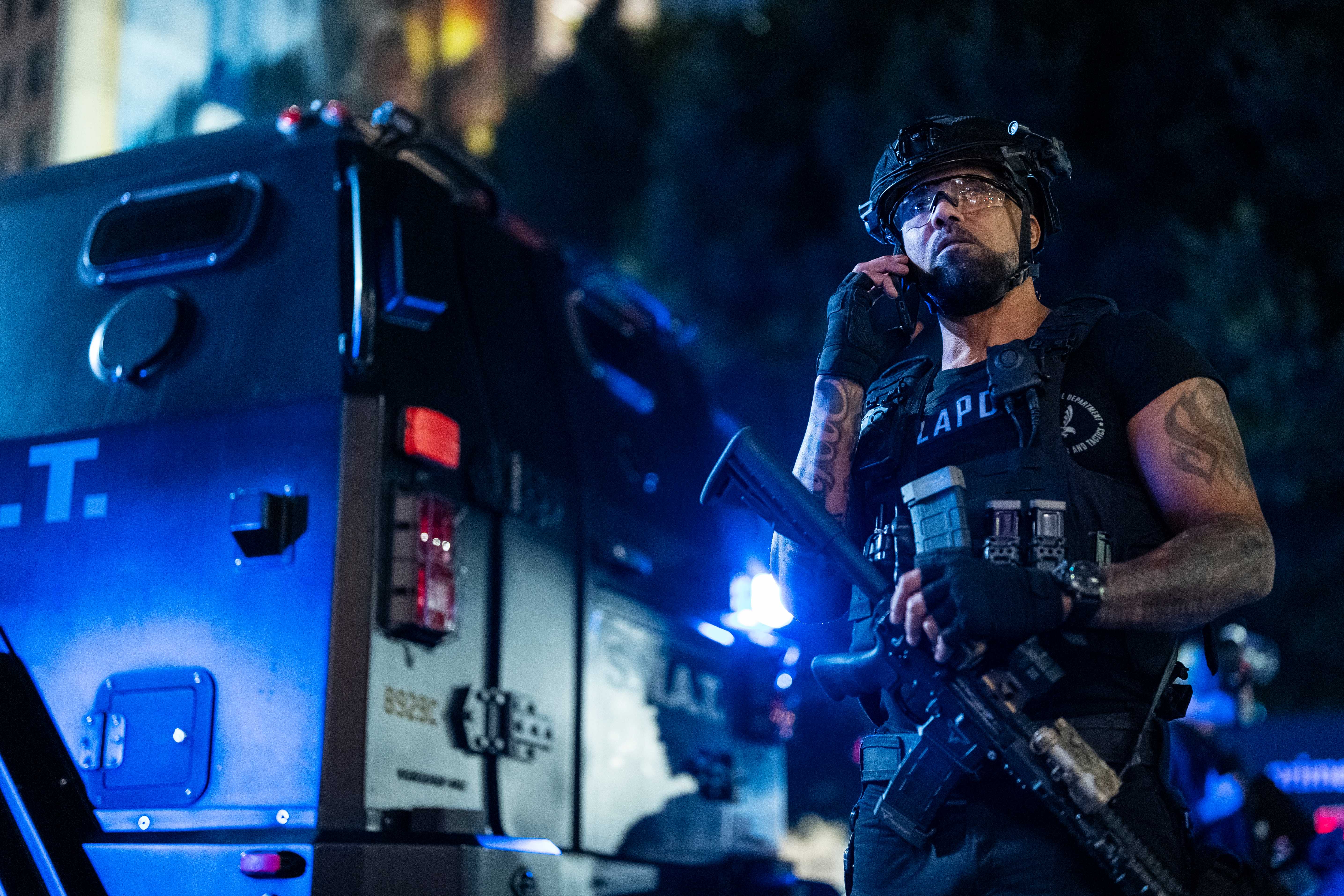 SWAT Exiles 107 Shemar Moore (%22Daniel “Hondo” Harrelson%22)