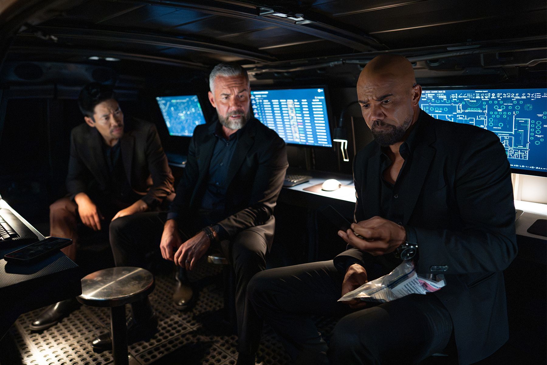SWAT Exiles 109 David Lim (%22Victor Tan%22), Jay Harrington (David %22Deacon%22 Kay), Shemar Moore (%22Daniel “Hondo” Harrelson%22)