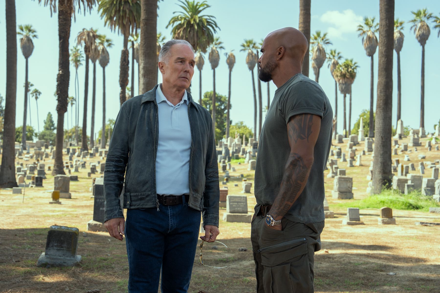 SWAT Exiles Patrick St. Espirit (%22Robert Hicks%22), Shemar Moore (%22Daniel “Hondo” Harrelson%22)