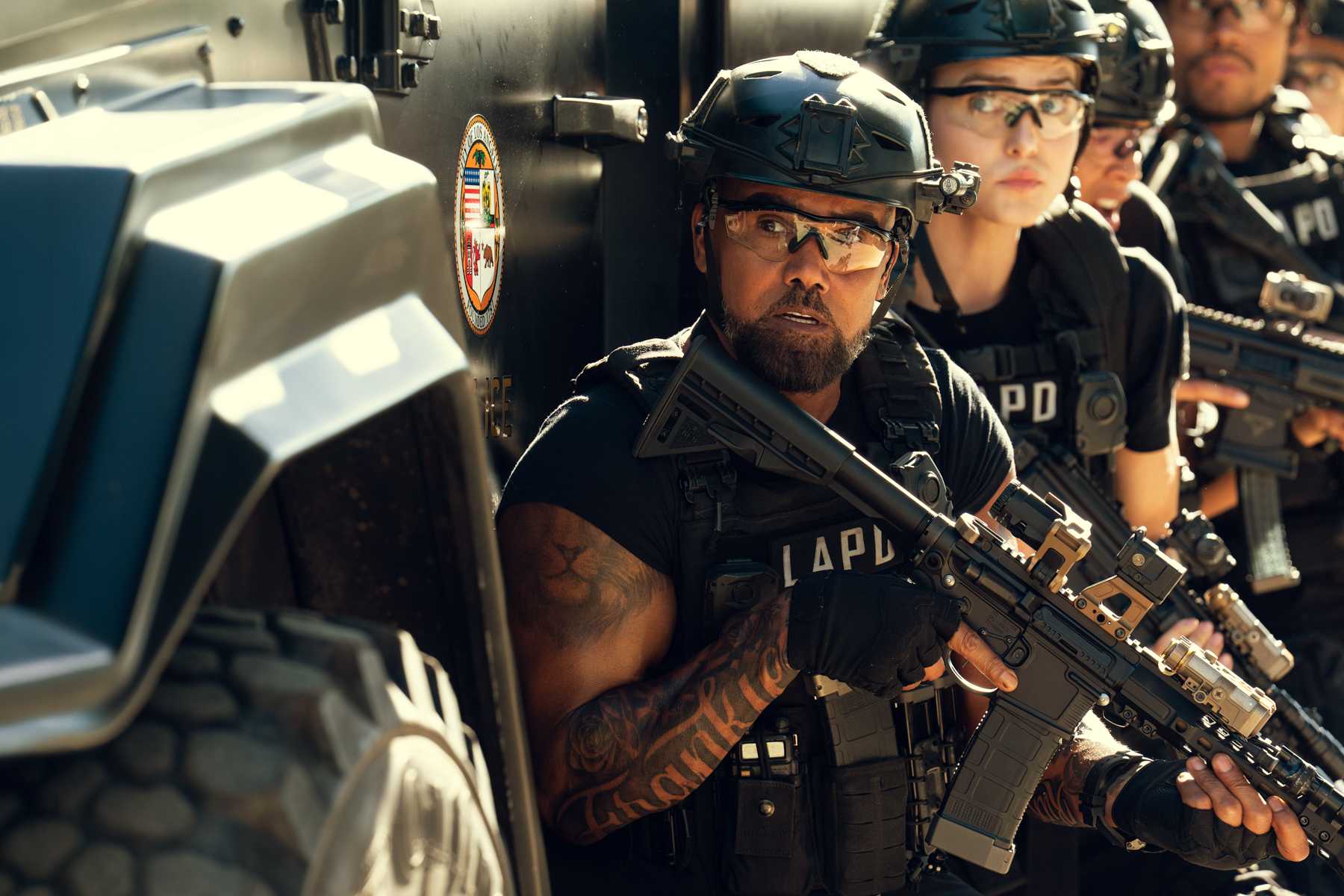 SWAT Exiles Shemar Moore (Daniel %22Hondo%22 Harrelson)