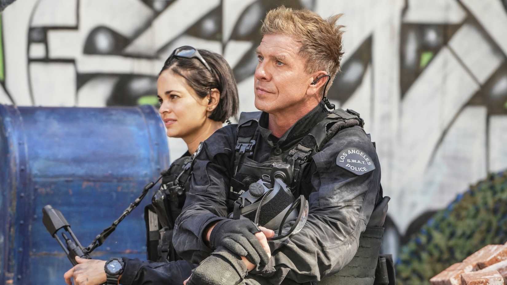 Kenny Johnson as Luca and Liuna Esco as Chris in SWAT
