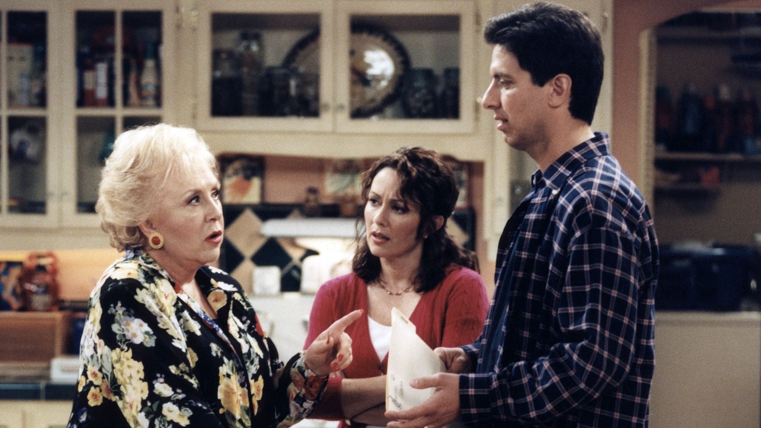 8 Everybody Loves Raymond Episodes That Still Hold Up Today image