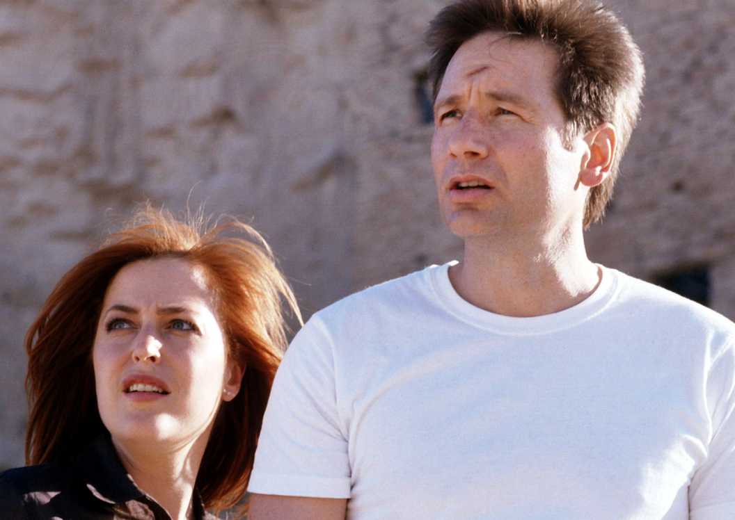 Mulder and Scully in The X-Files Season 9 Finale