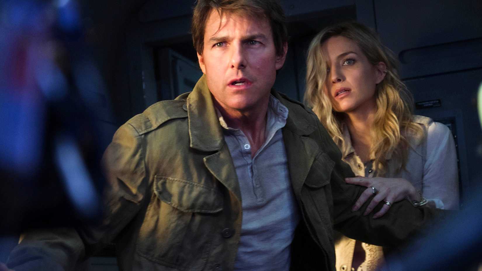 Tom Cruise and Annabelle Wallis in The Mummy