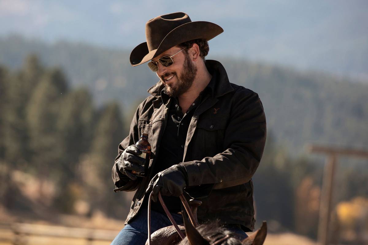 Sam Elliott leading a wagon train in the Taylor Sheridan Westerns prequel series 1883