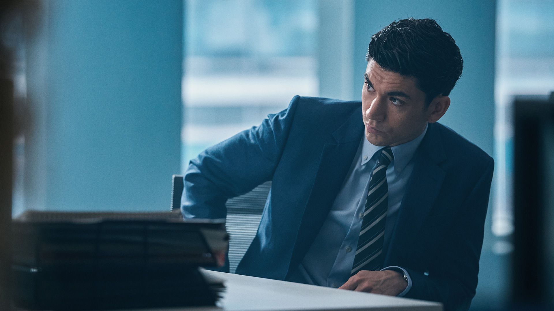 Forget Lanterns, HBO's New Thriller Series Is Officially The Perfect Replacement