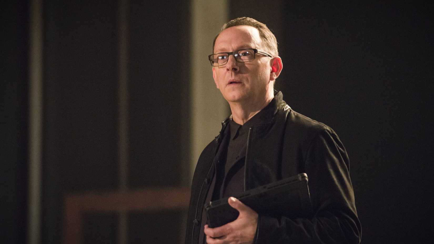 Cayden James (Michael Emerson) looking shocked in Arrow.