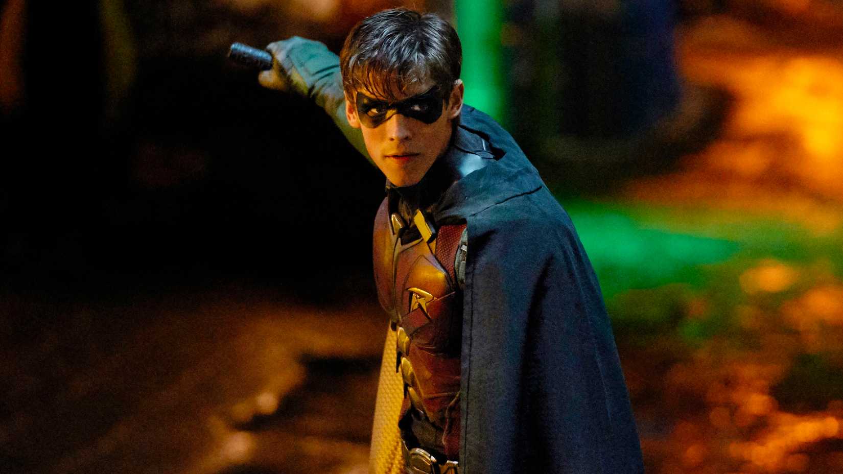 Brenton Thwaites suited up as Robin in Titans season 1