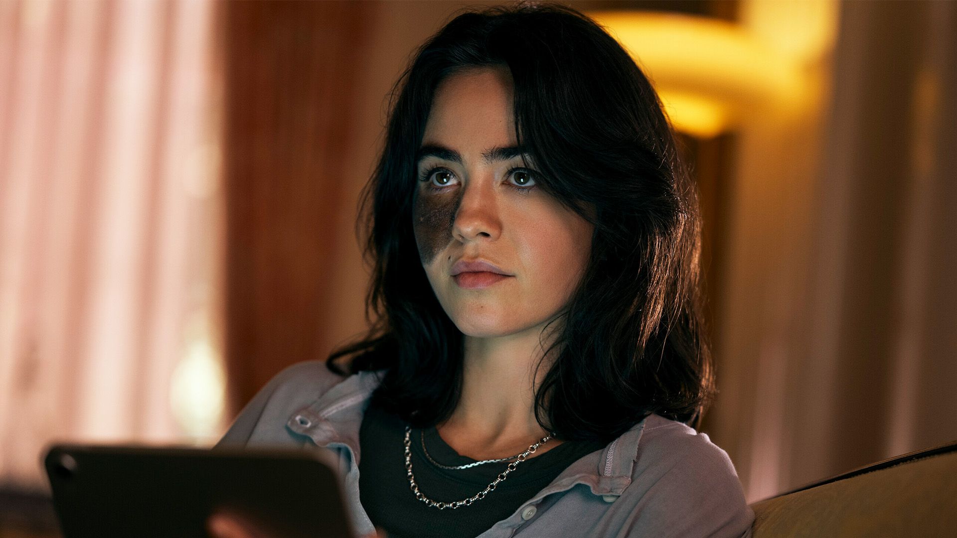 Mike Flanagan's New 8-Part Stephen King Horror Masterpiece Is The Perfect Spooky Weekend Binge