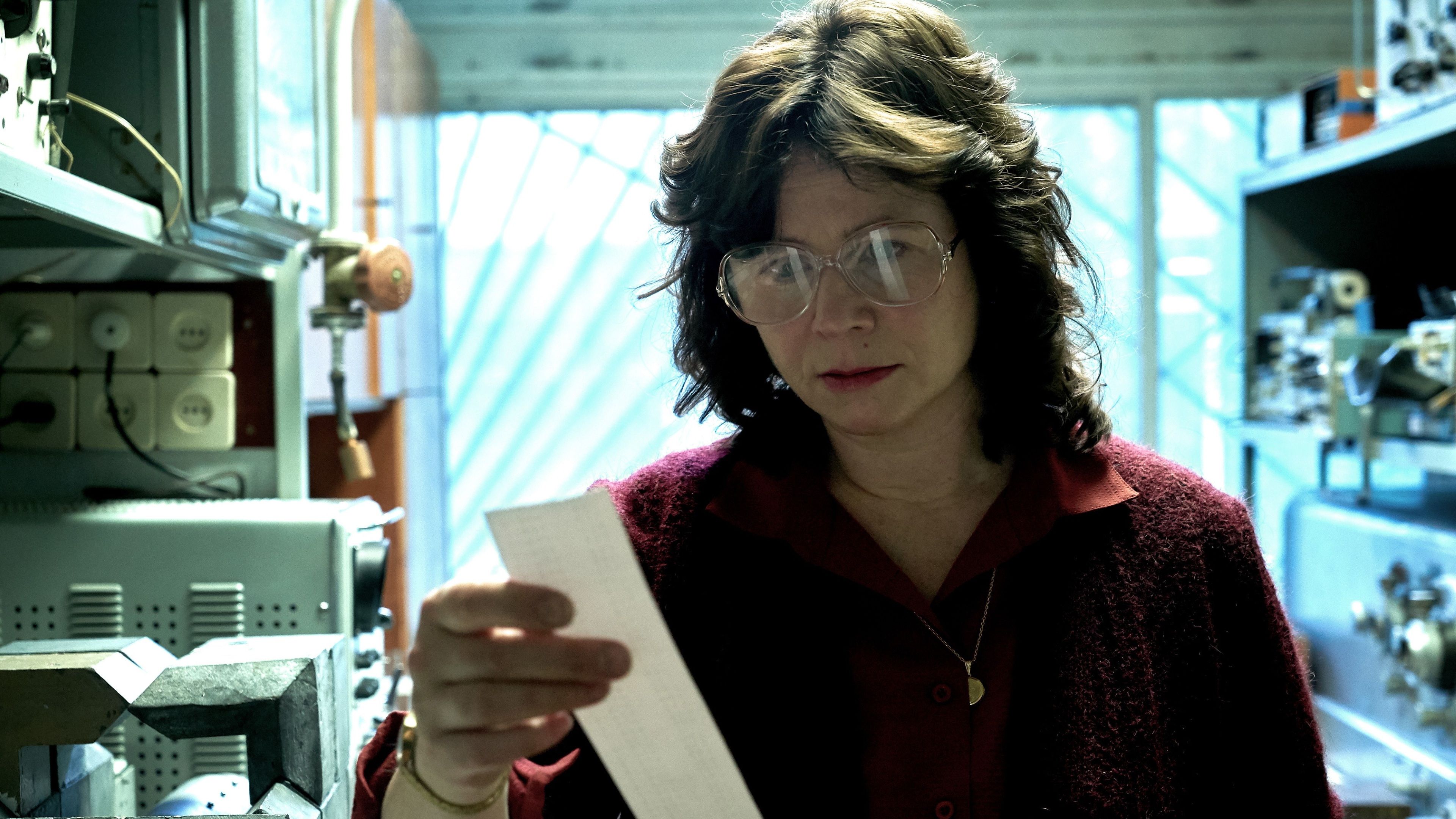 One Of HBO's Best Miniseries Takes Less Than 6 Hours To Binge image
