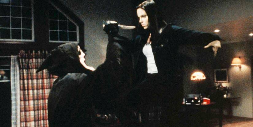Cindy fighting ghostface like The Matrix in Scary Movie
