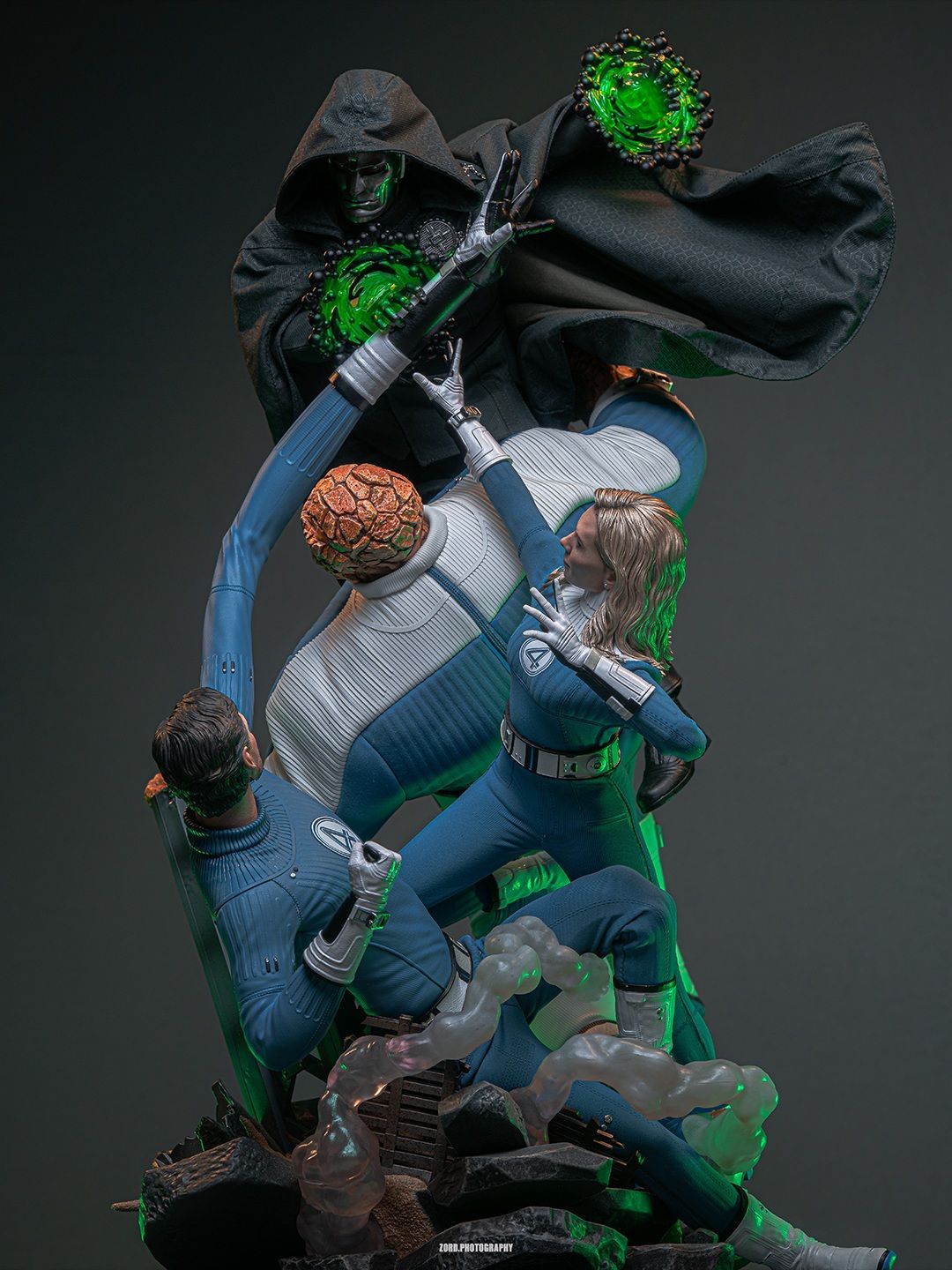 RDJ’s Dr. Doom Battles The Fantastic Four In Marvel’s New Avengers ...