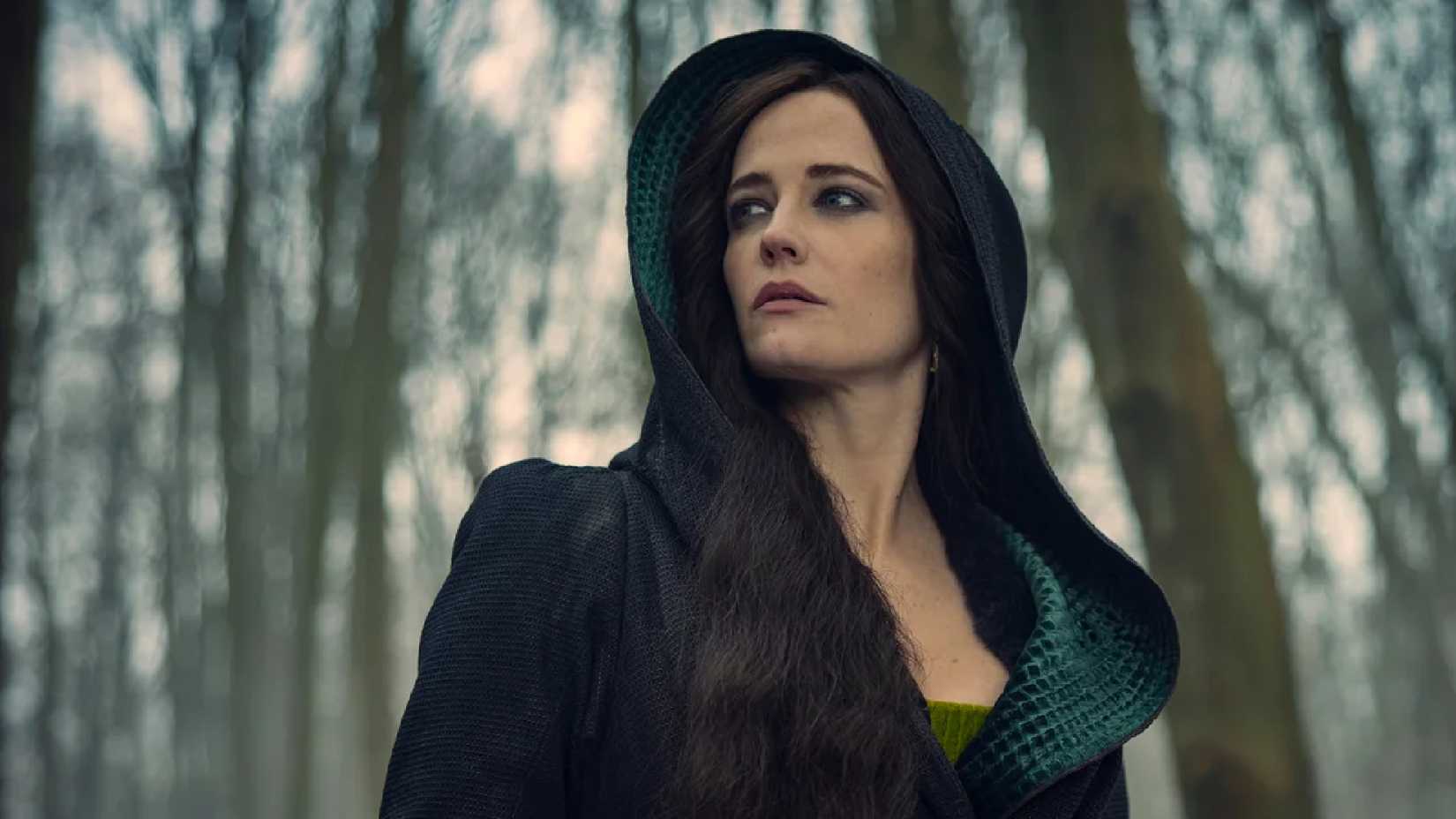 Eva Green looks over as Milady in Three Musketeers Dartagnan