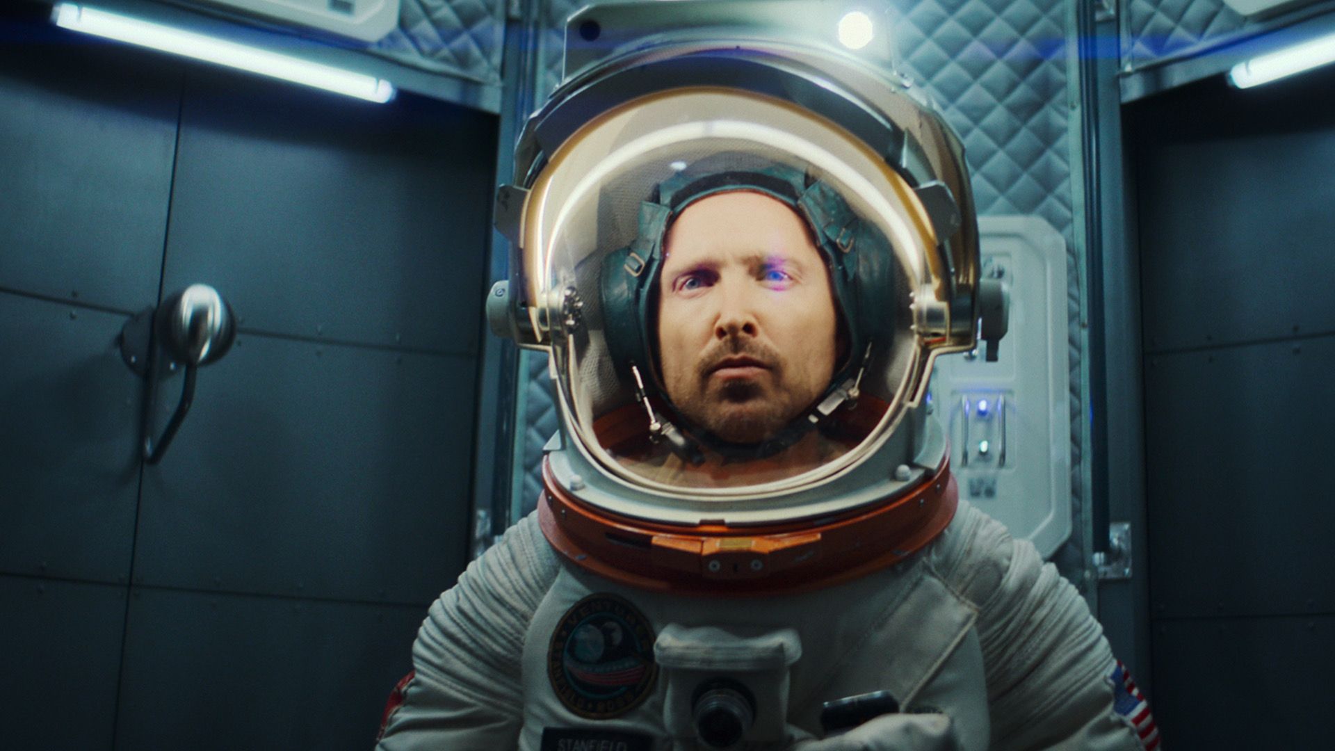 Netflix's 33-Episode Sci-Fi Thriller Deserves Kudos For Still Being Relevant