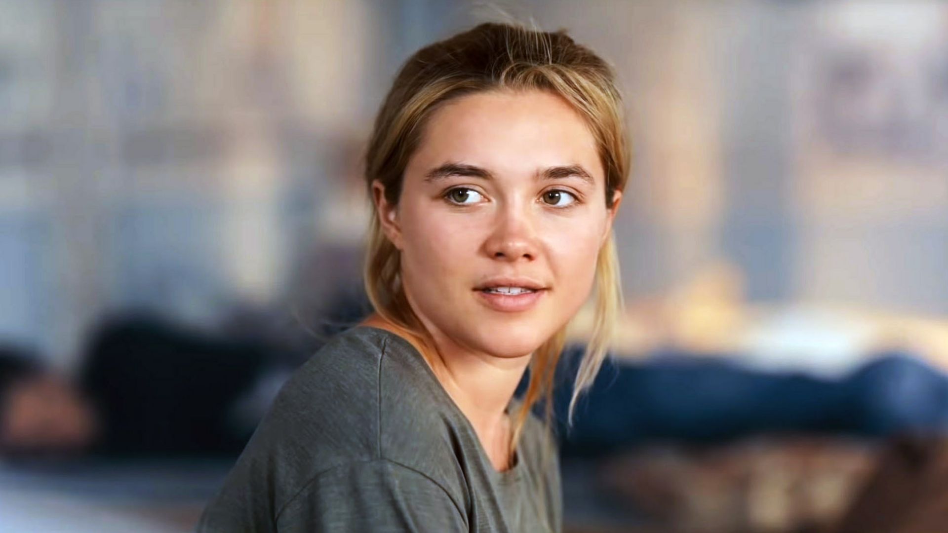 Florence Pugh smiling in Midsommar