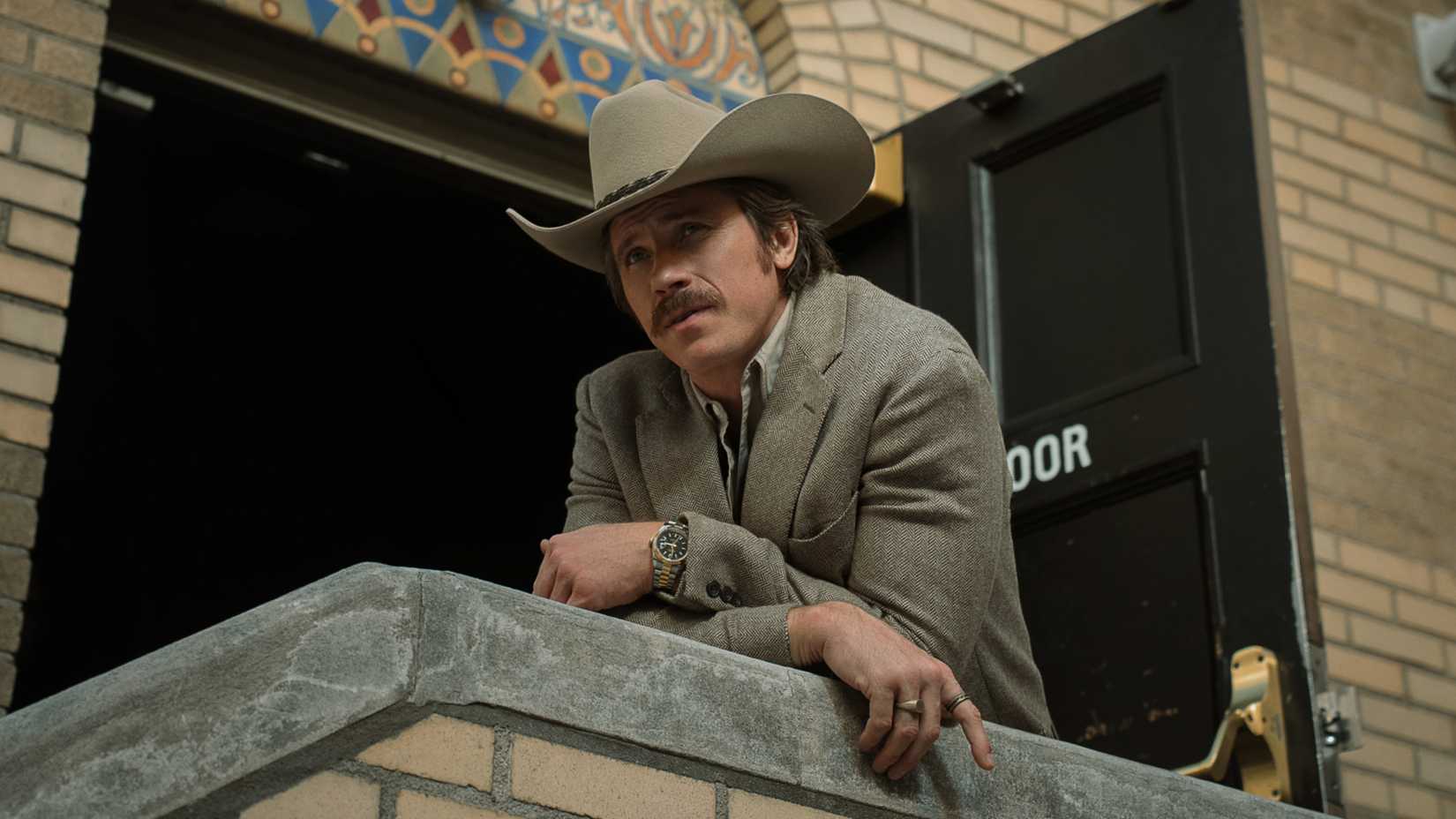 Garrett Hedlund as Roy Combs in Heartland