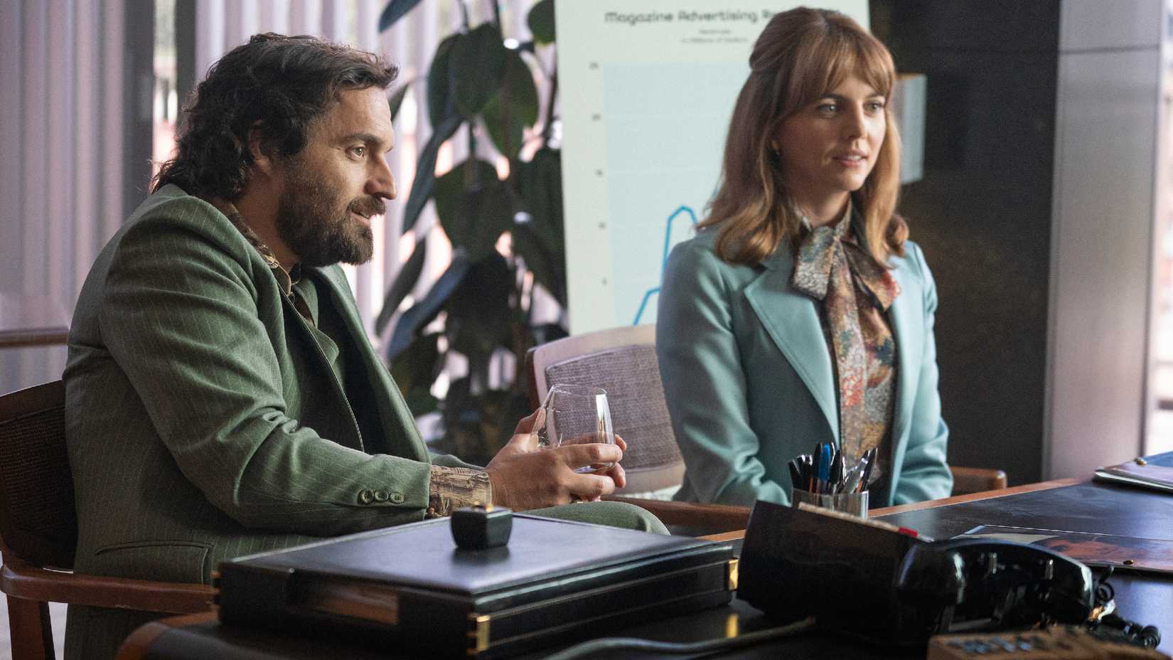 Jake Johnson and Ophelia Lovibond in Minx season 1 episode 2