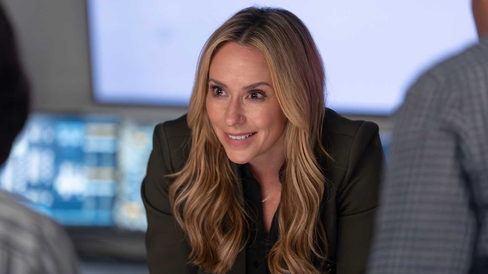 Jennifer Love Hewitt as Maddie Buckley-Han in 9-1-1 season 10.