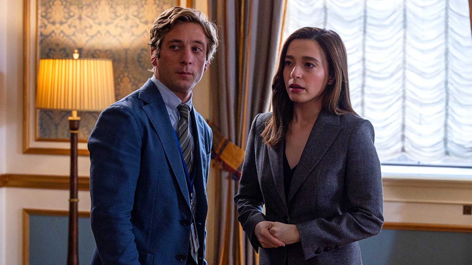 Jeremy Allen White and Mikey Madison next to each other in The Social Reckoning