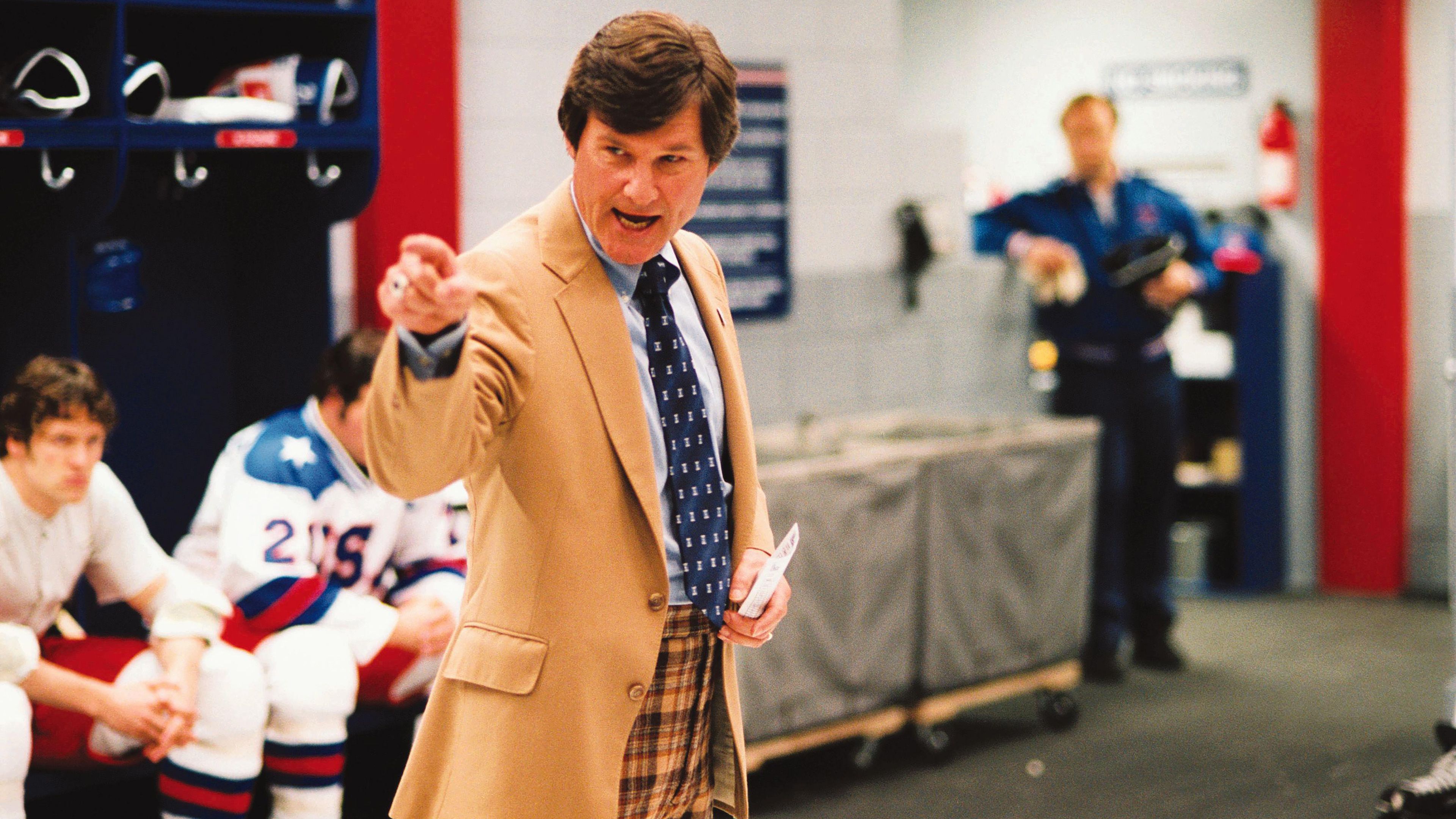 kurt-russell-s-herb-pointing-intensely-while-giving-a-speech-in-the-locker-rooom-in-miracle Kurt Russell’s Iconic 136-Minute Historical Drama Officially Sets New Streaming Release Date