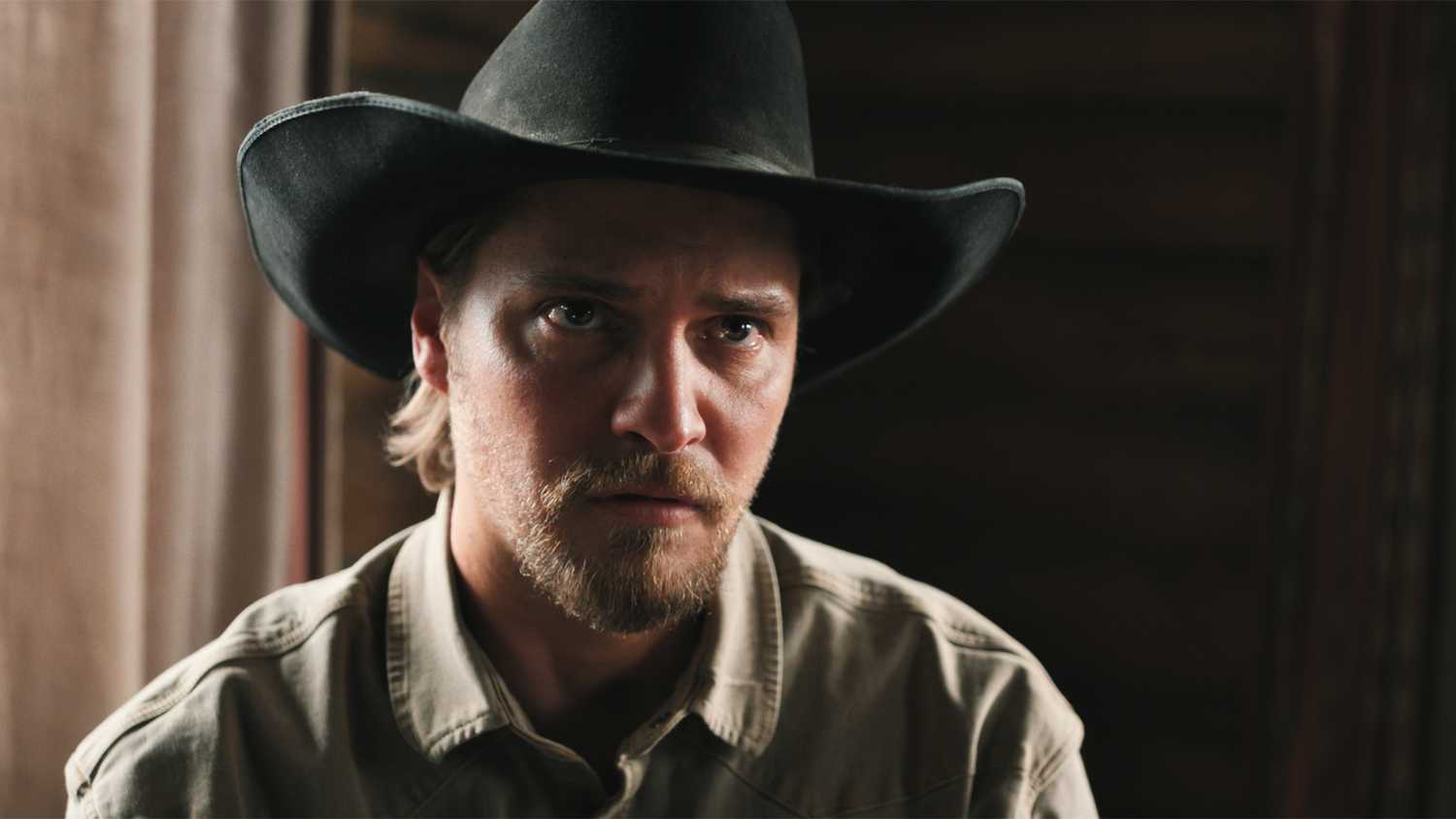 Luke Grimes looking concerned as Kayce in Marshals season 2, episode 1