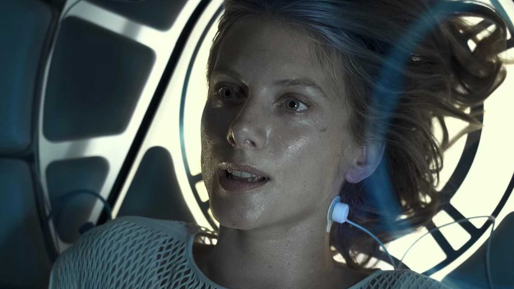 Mélanie Laurent as Liz in a cryogenic chamber in the movie Oxygen